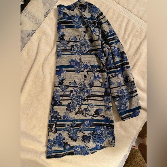 Ladies 3/4 sleeve lightweight floral print top - Picture 4 of 13